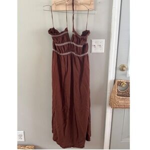 Halter-neck brown dress